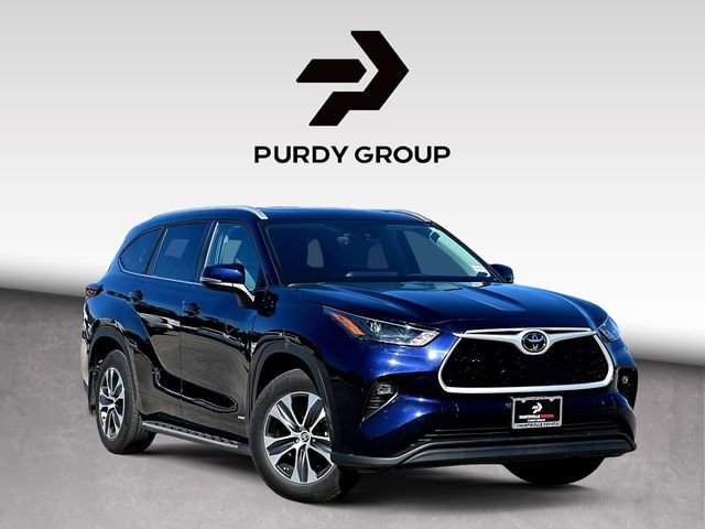 Certified 2025 Toyota Highlander XLE AWD/4WD image 1