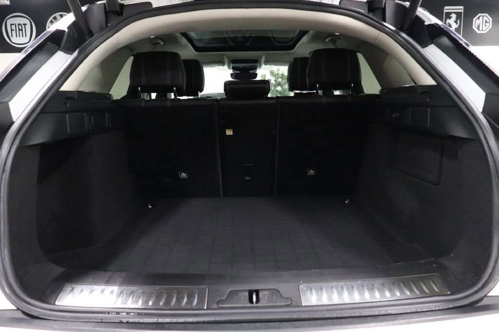 Used 2018 Land Rover Range Rover Velar S image 23