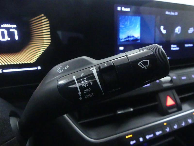 Used 2025 Kia K4 FWD image 19