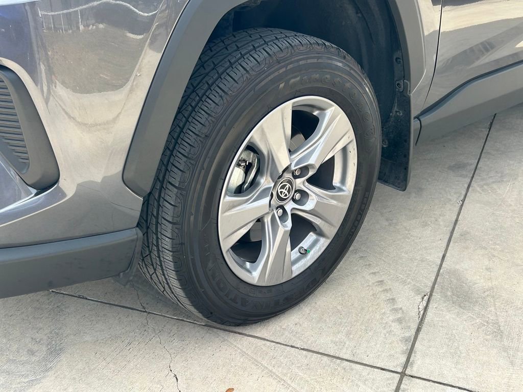 Used 2024 Toyota RAV4 LE AWD/4WD image 9