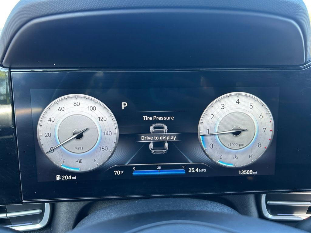 Used 2023 Hyundai Elantra Limited image 16