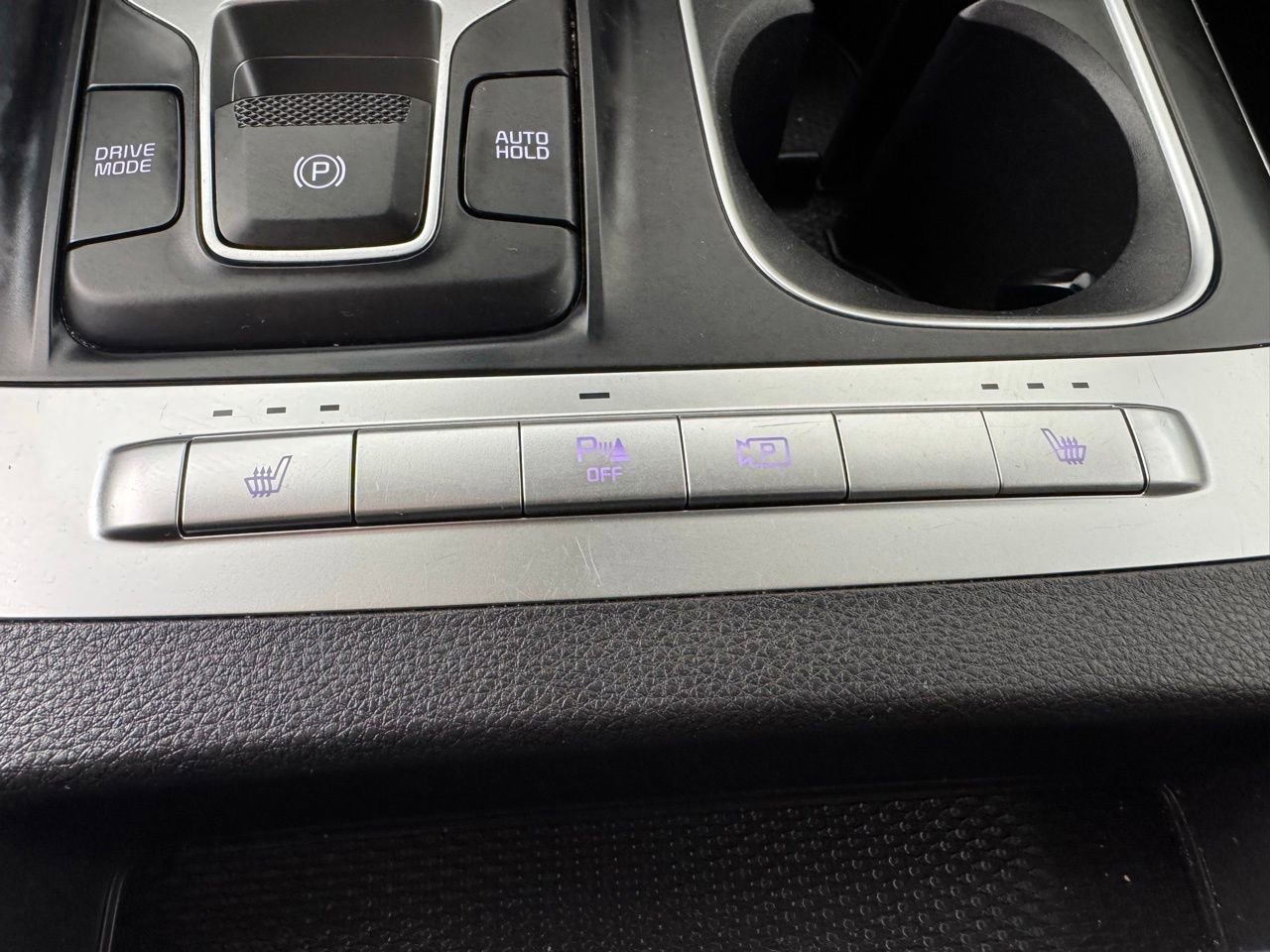 Used 2023 Kia Carnival LX image 22