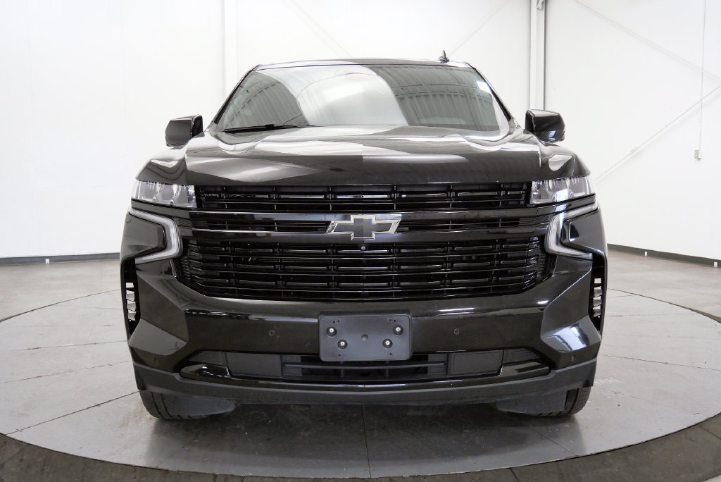 Used 2023 Chevrolet Suburban RST w/ Luxury Package AWD/4WD image 3