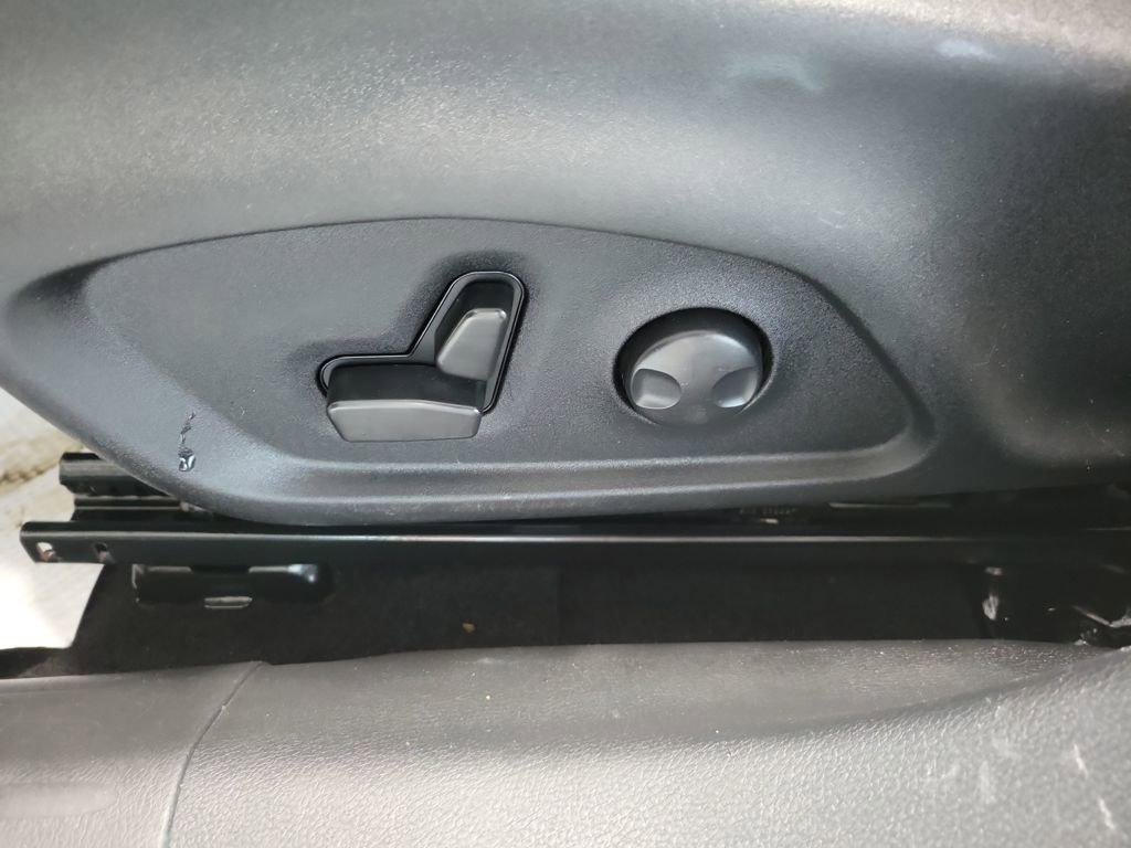 Used 2023 Jeep Compass Trailhawk w/ Trailhawk Convenience Group image 40