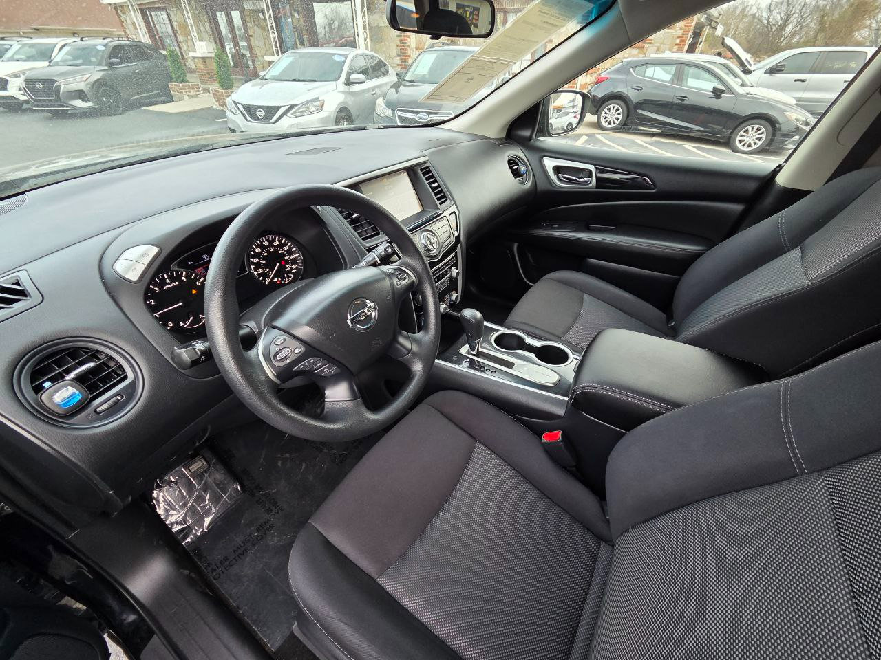 Used 2019 Nissan Pathfinder S image 11