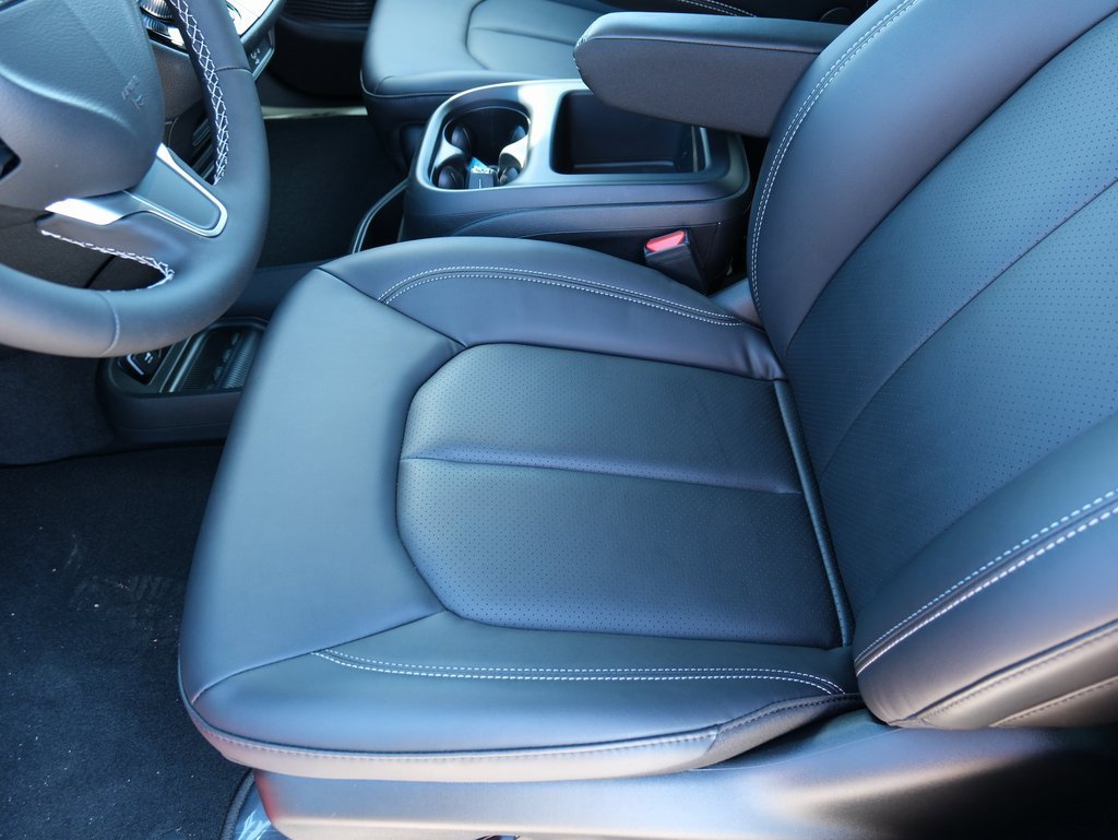 New 2026 Chrysler Pacifica Select image 24