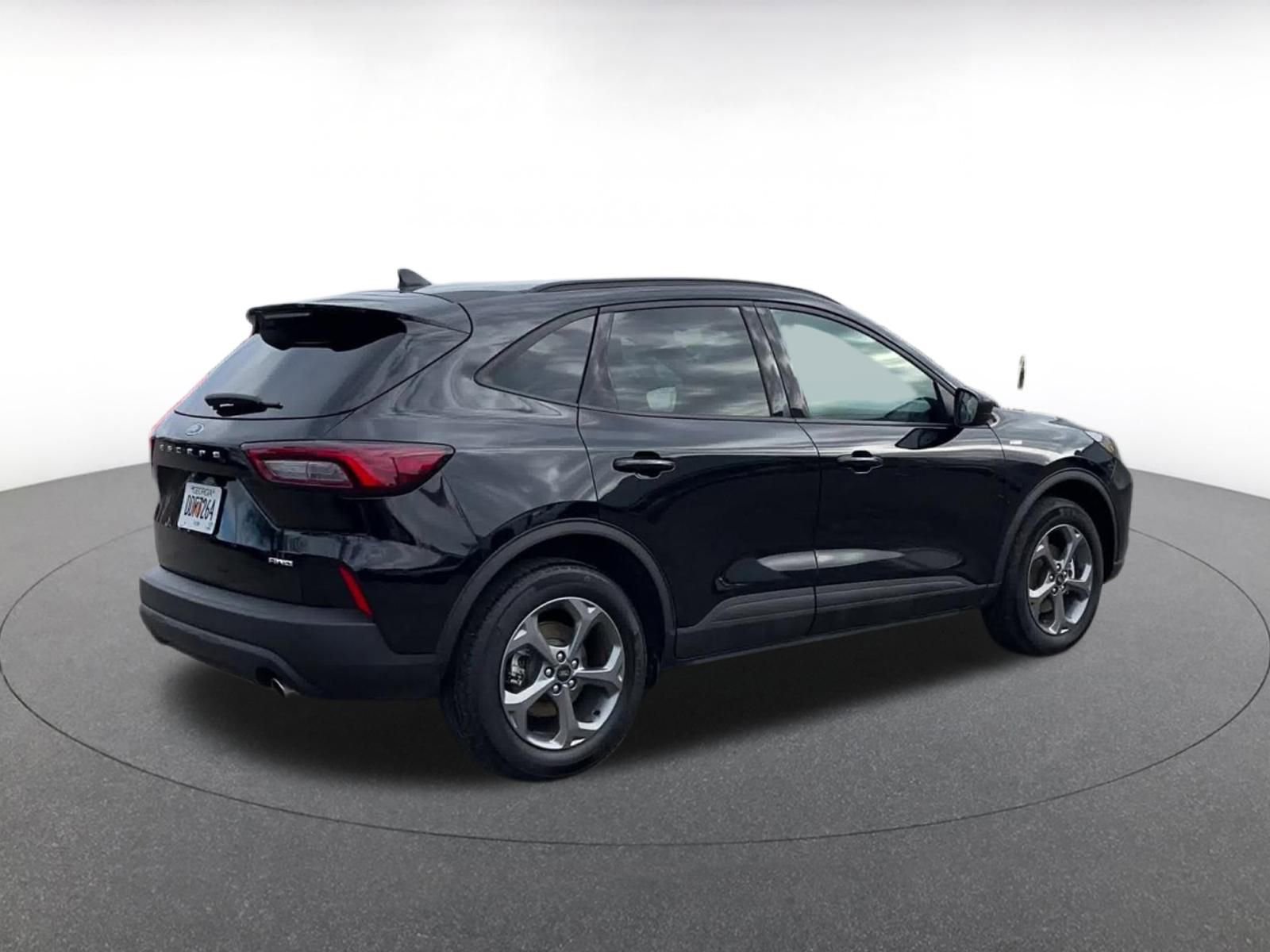 Used 2025 Ford Escape ST-Line image 15