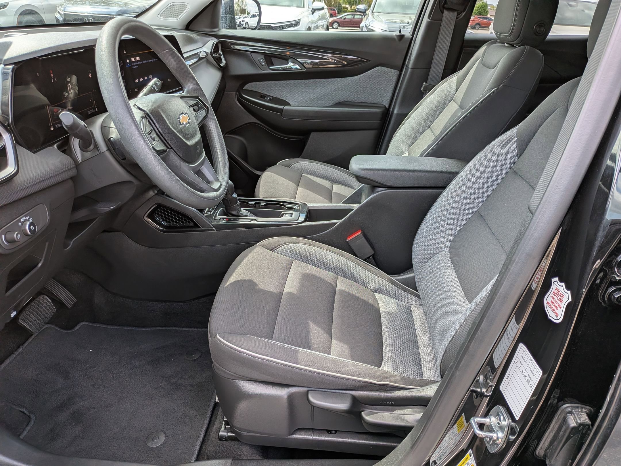 Used 2025 Chevrolet TrailBlazer LT AWD/4WD image 14