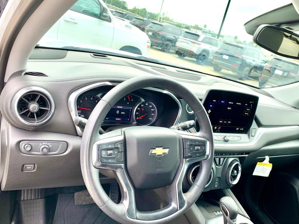 Used 2024 Chevrolet Blazer LT w/ Convenience Package FWD image 14
