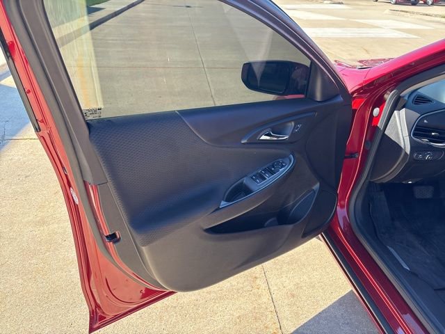 Used 2024 Chevrolet Malibu RS FWD image 12