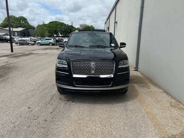 Used 2023 Lincoln Navigator Reserve image 5