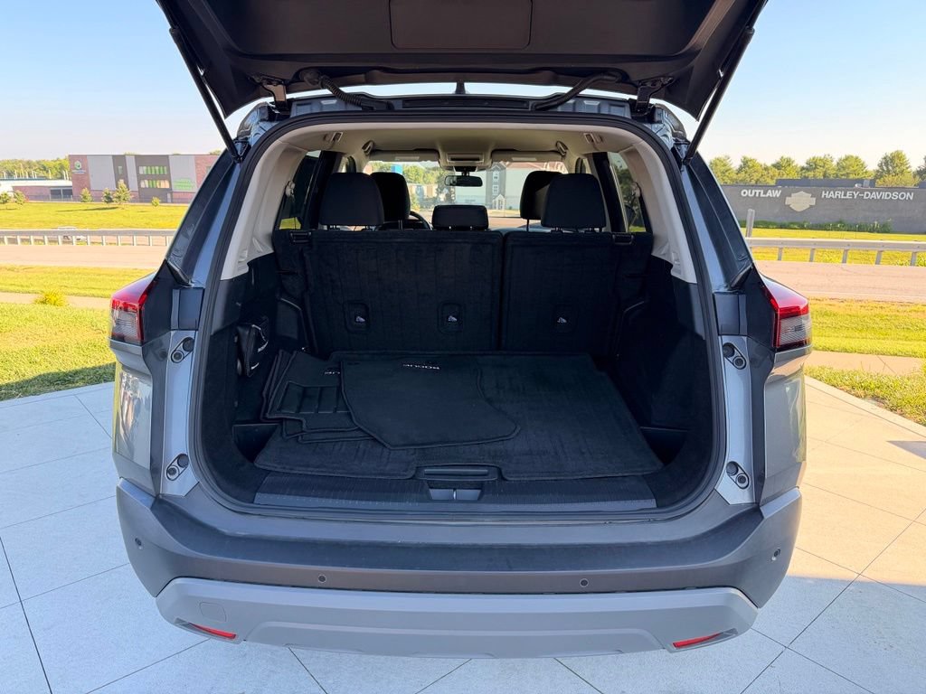 Used 2023 Nissan Rogue S AWD/4WD image 30