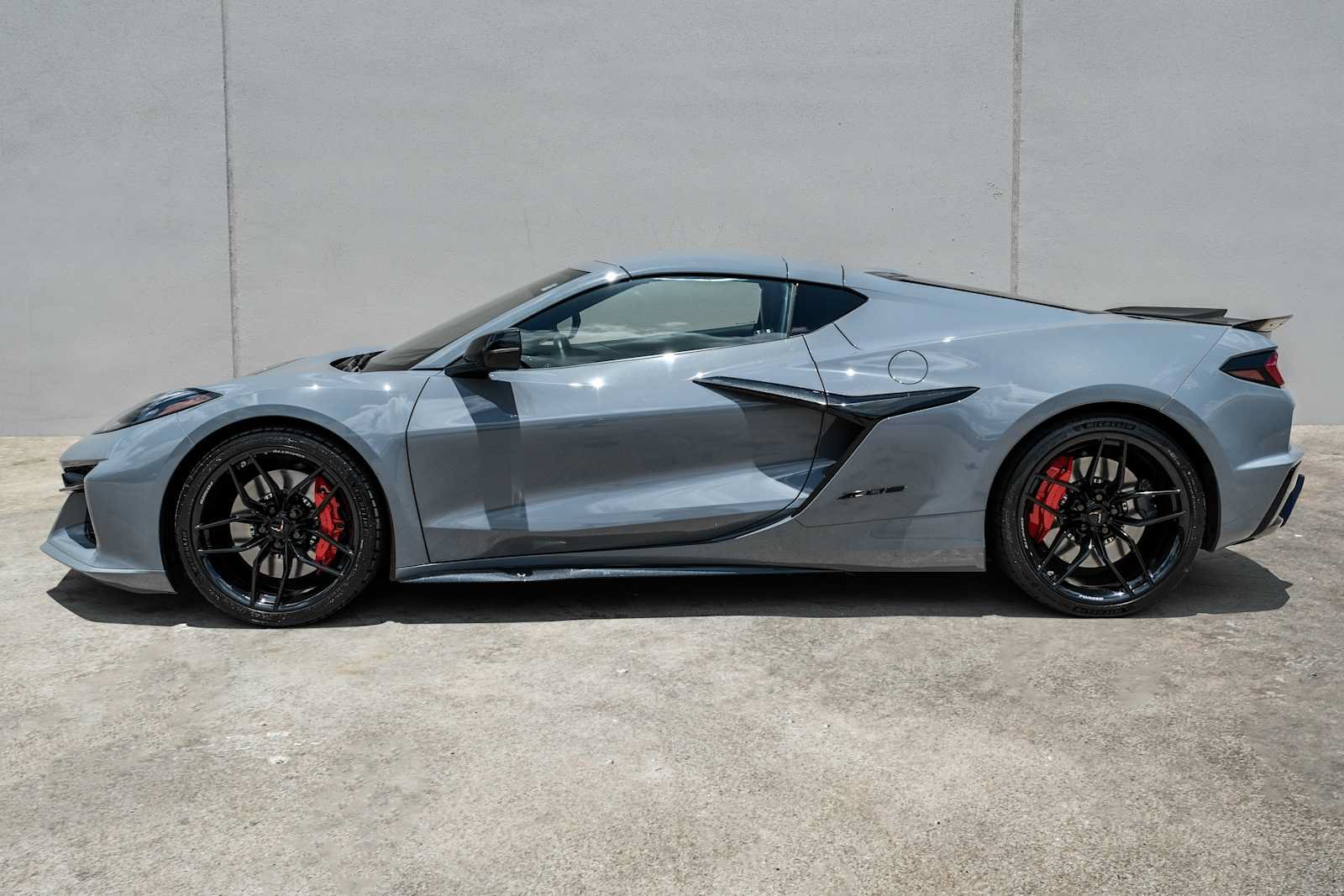 Used 2025 Chevrolet Corvette Z06 RWD image 11