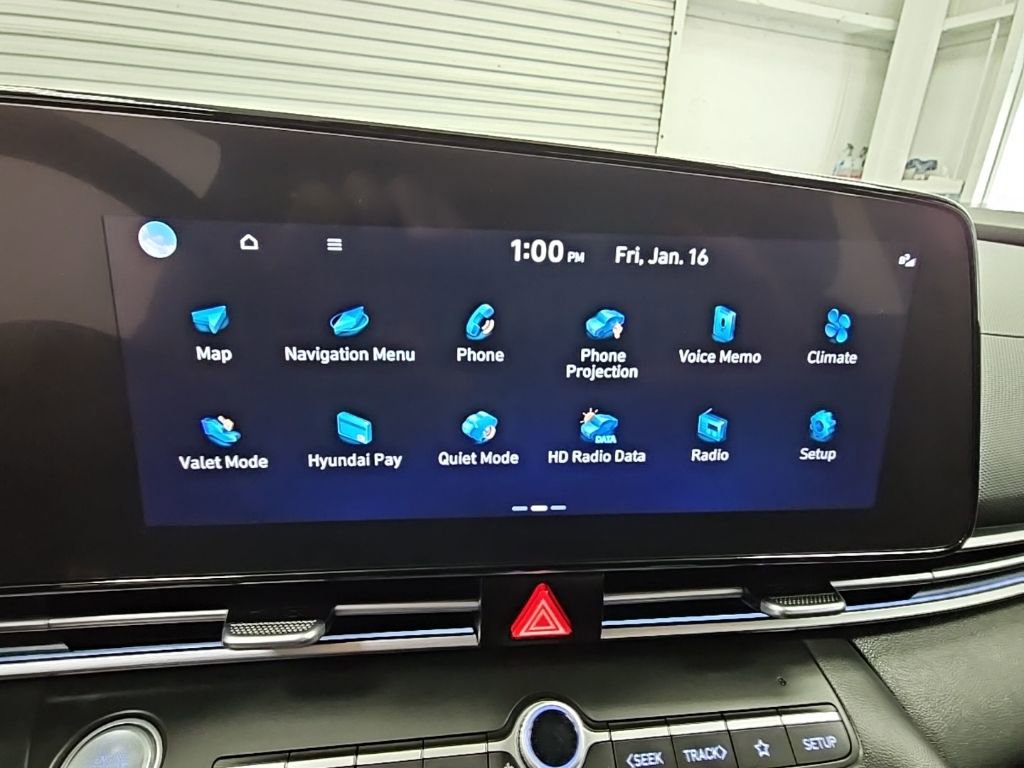 Used 2024 Hyundai Elantra SEL w/ Convenience Package image 14