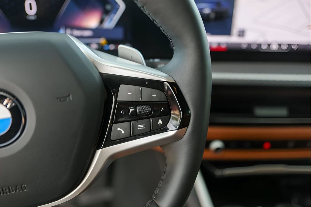 Used 2025 BMW 330i Sedan w/ Premium Package image 13