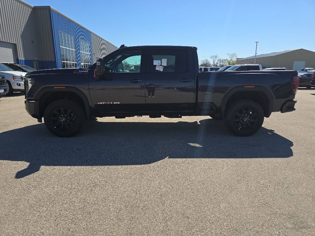 Used 2026 GMC Sierra 2500 AT4 AWD/4WD image 3