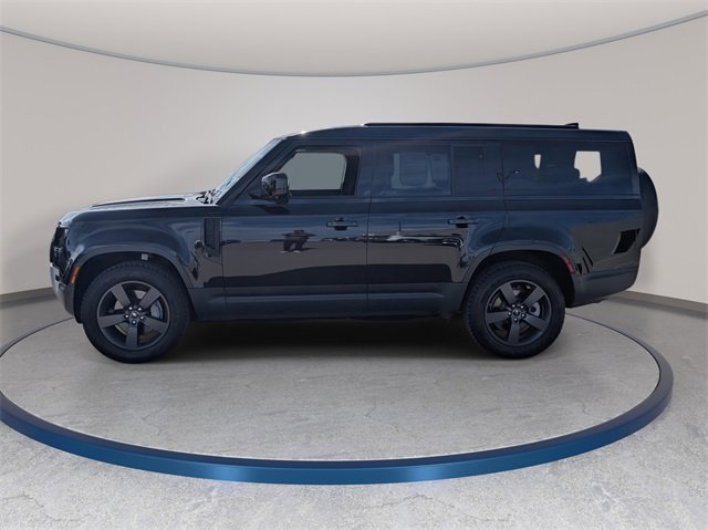 Used 2025 Land Rover Defender 130 S image 2