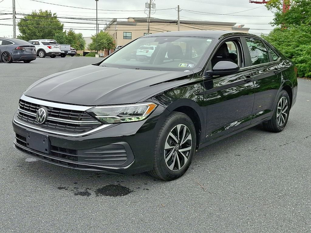 Used 2024 Volkswagen Jetta S image 3