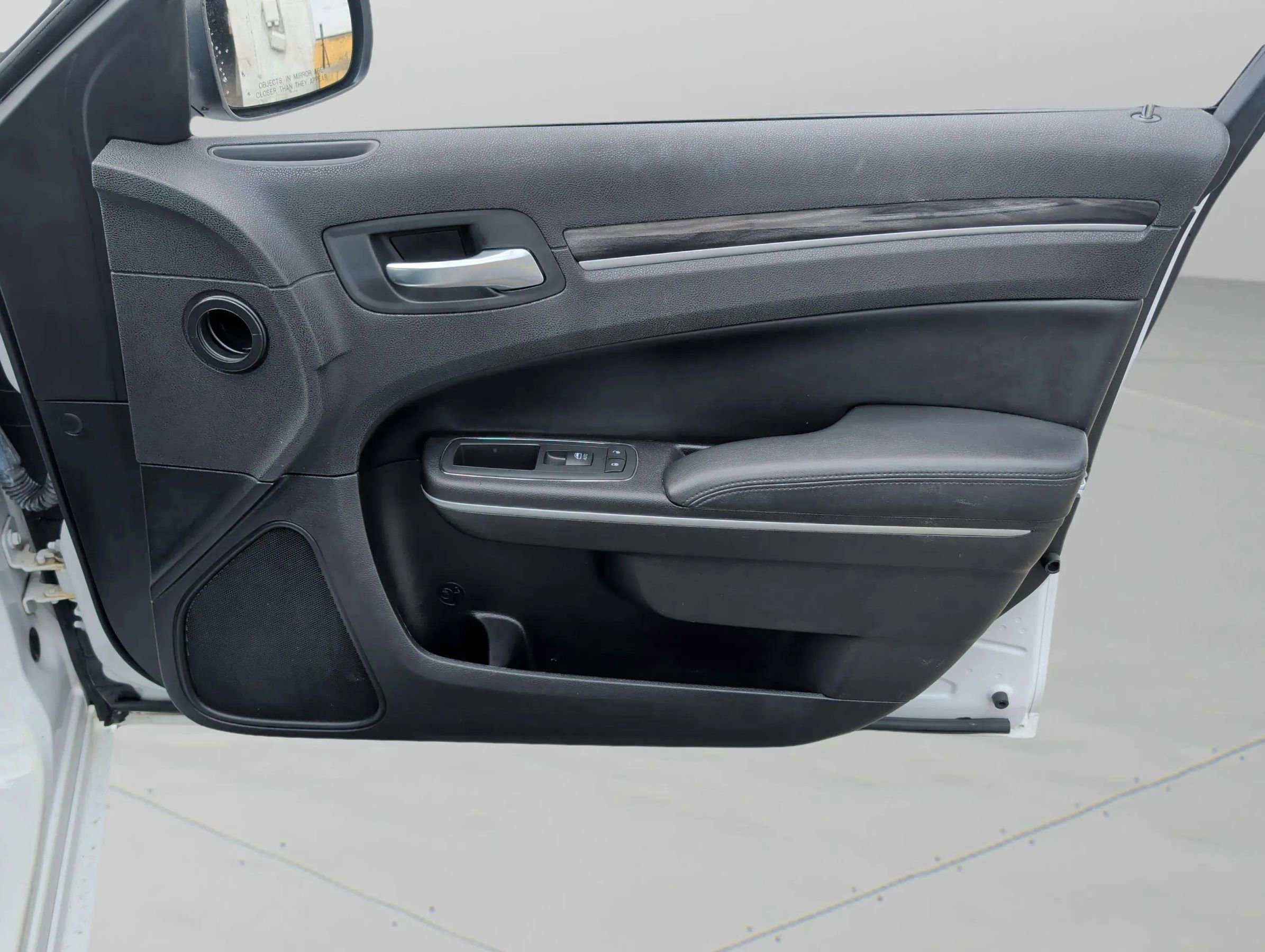 Used 2021 Chrysler 300 Touring w/ Driver Convenience Group image 17