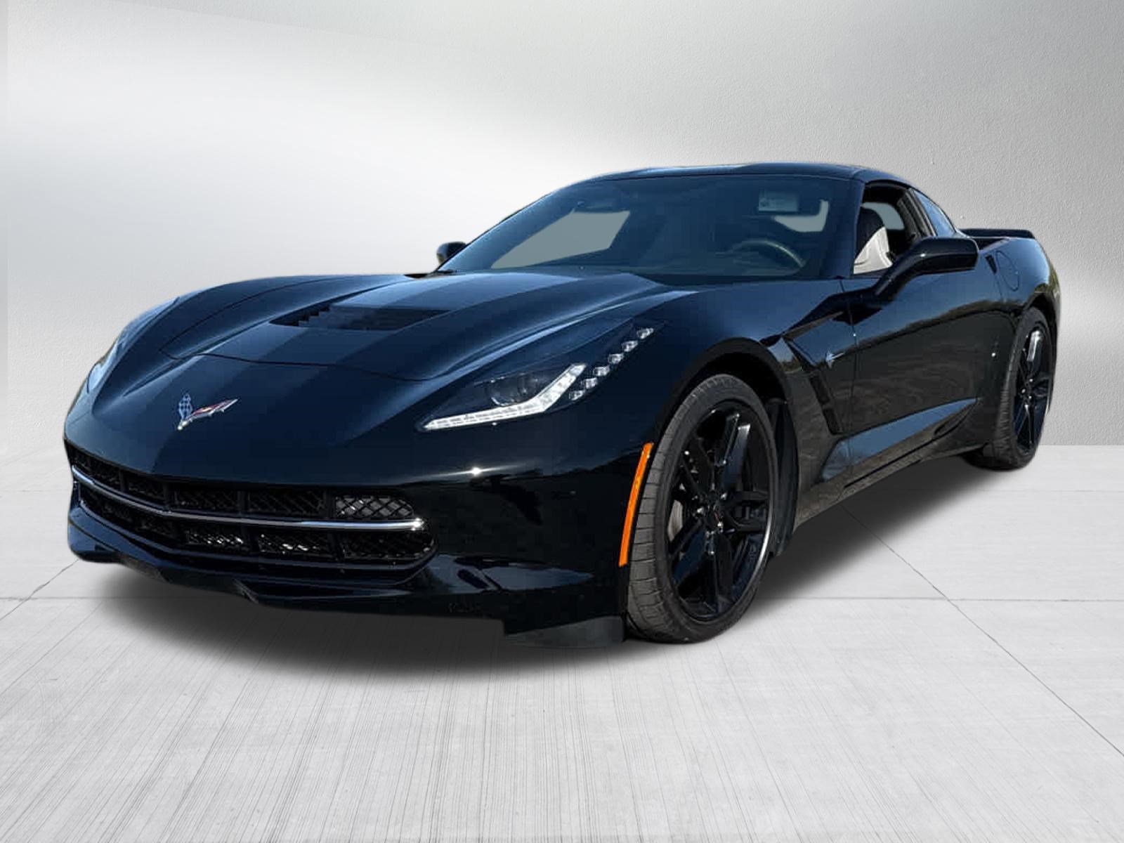 Used 2019 Chevrolet Corvette Stingray Coupe w/ Z51 1LT RWD image 4