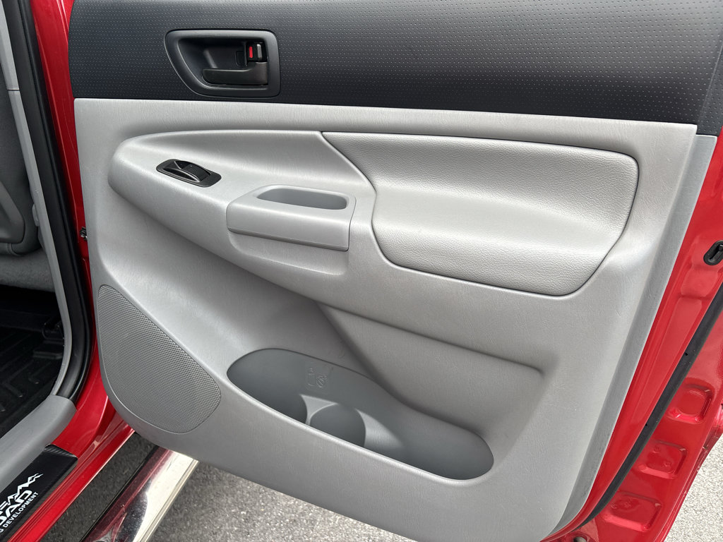 Used 2014 Toyota Tacoma PreRunner w/ SR5 Package RWD image 10