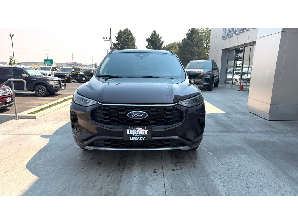 Used 2023 Ford Escape ST-Line w/ Tech Pack #1 AWD/4WD image 4