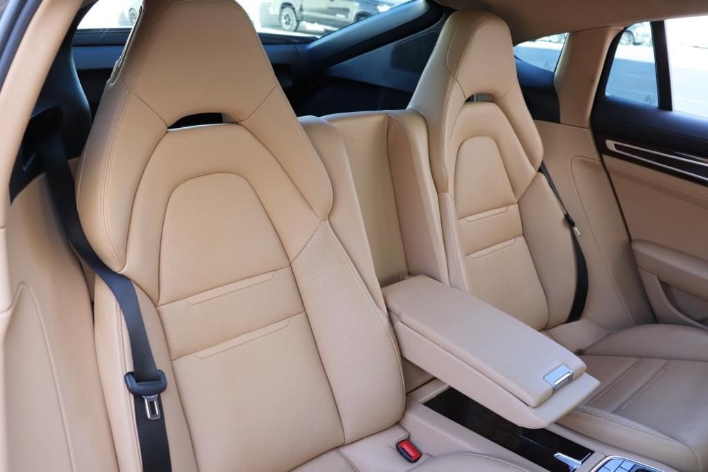 Used 2018 Porsche Panamera 4 image 27