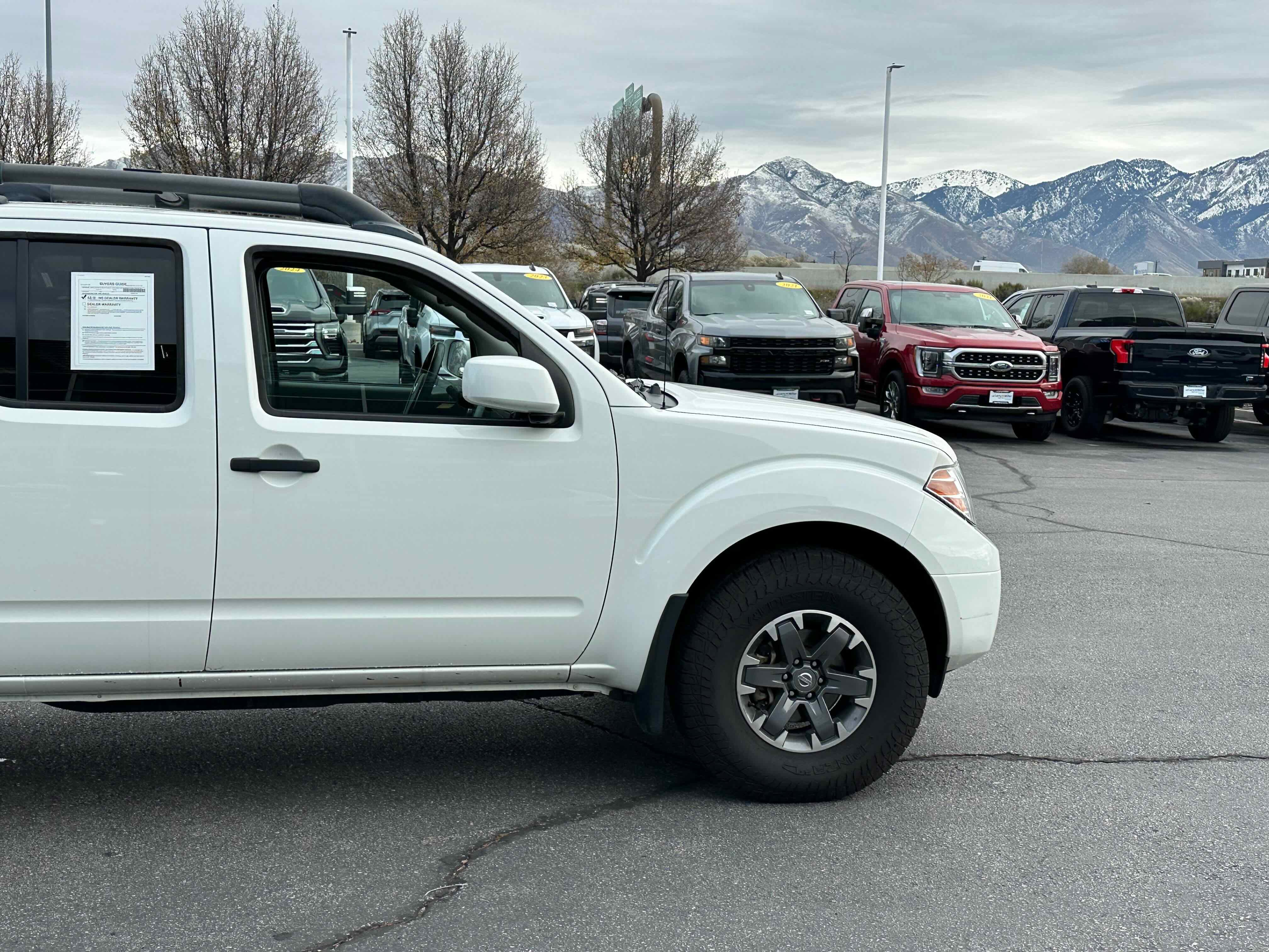 Used 2020 Nissan Frontier PRO-4X w/ Pro-4x Utility Package image 9