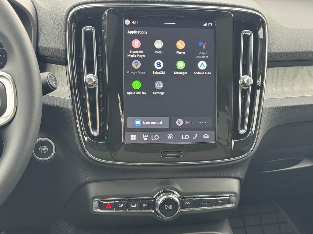 Certified 2025 Volvo XC40 B5 Ultra w/ Climate Package image 13