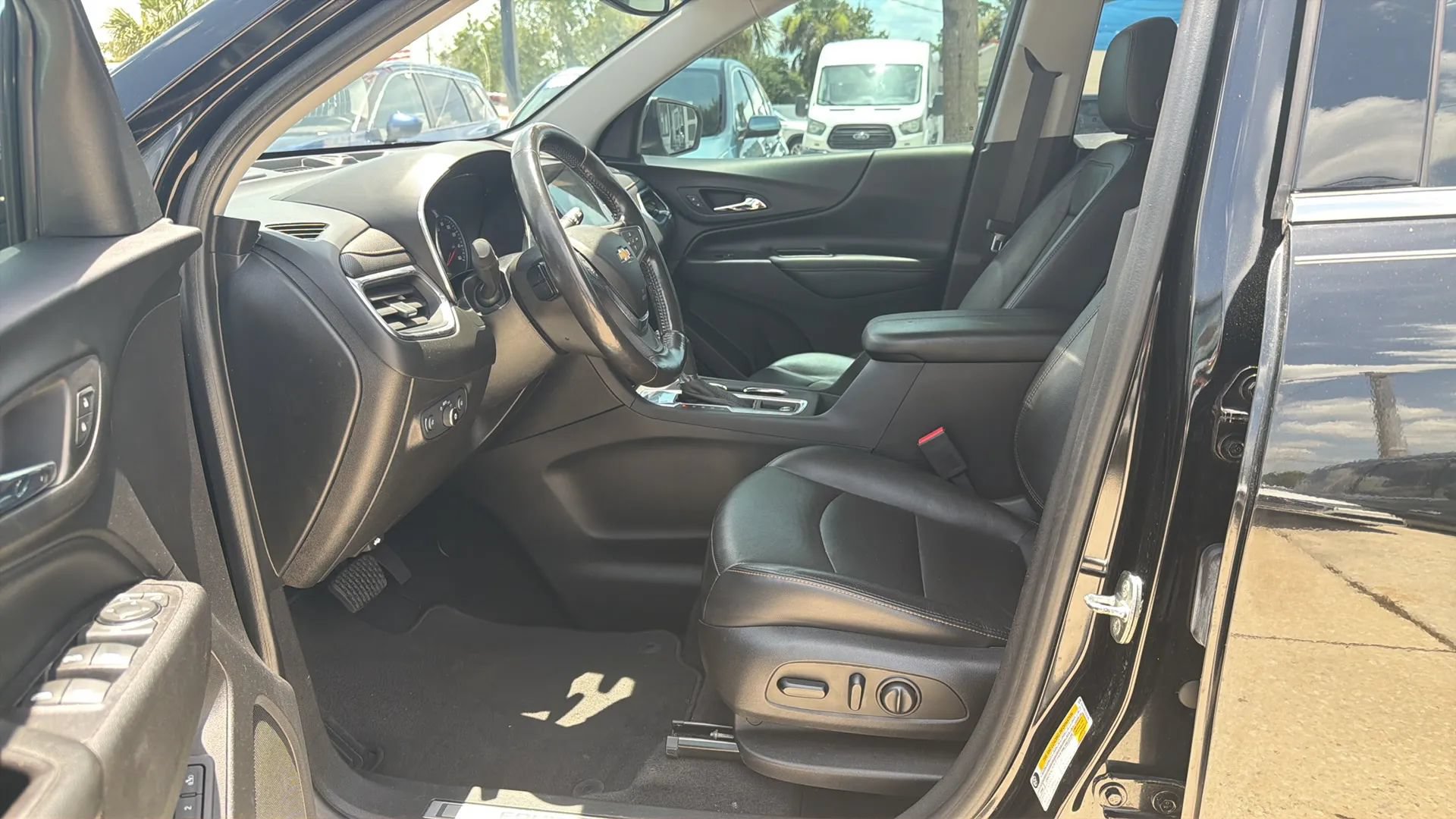 Used 2020 Chevrolet Equinox Premier FWD image 19