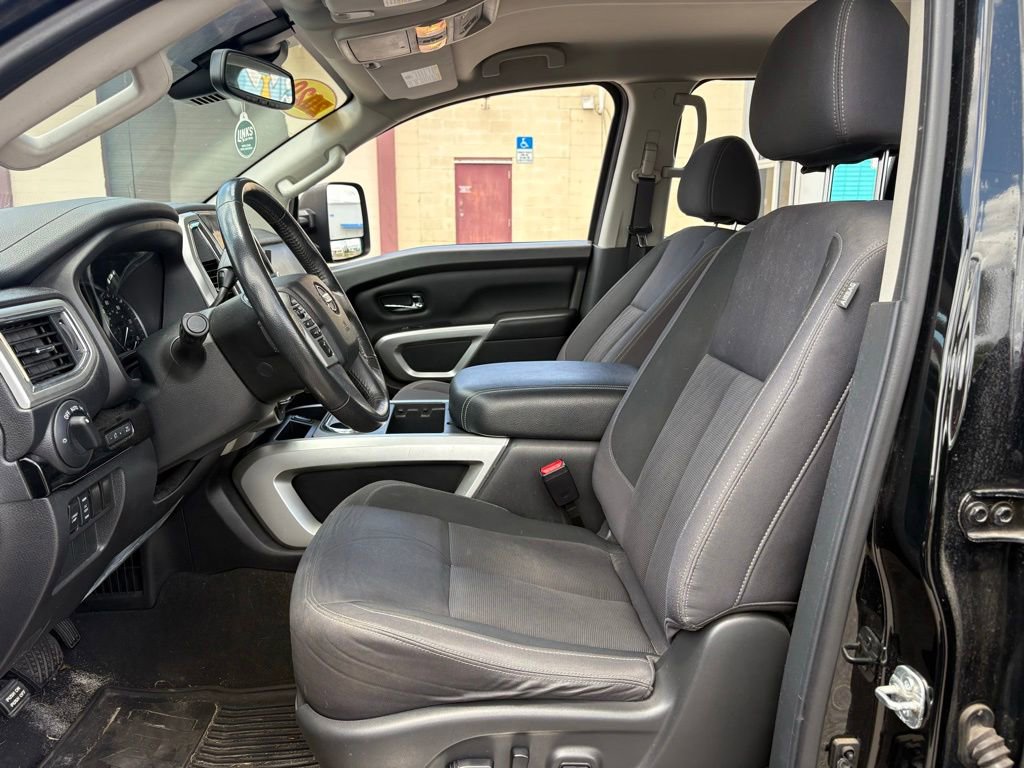 Used 2020 Nissan Titan SV w/ SV Convenience Package AWD/4WD image 9
