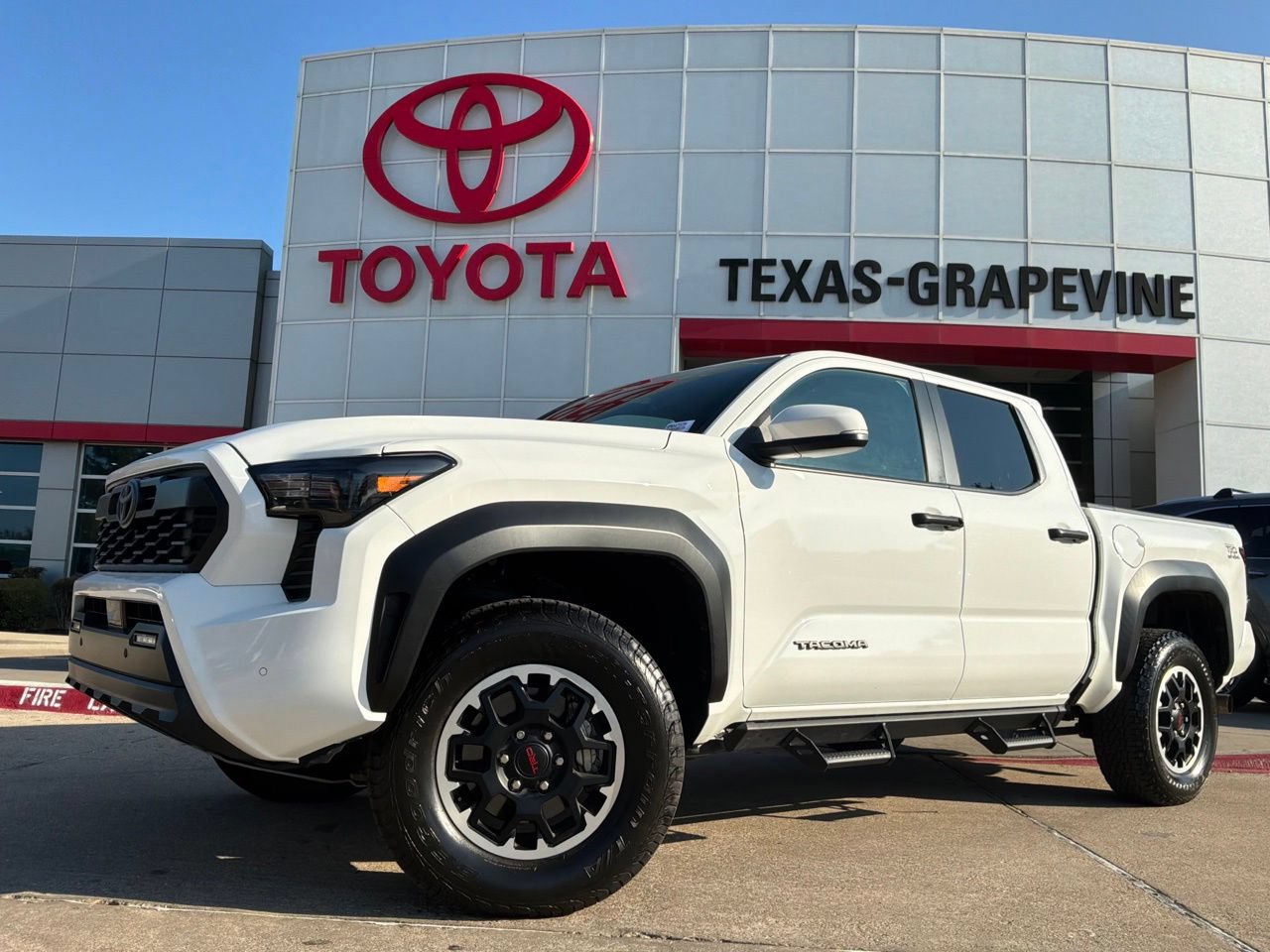 Used 2024 Toyota Tacoma TRD Off-Road w/ TRD Off Road Upgrade Package AWD/4WD image 2