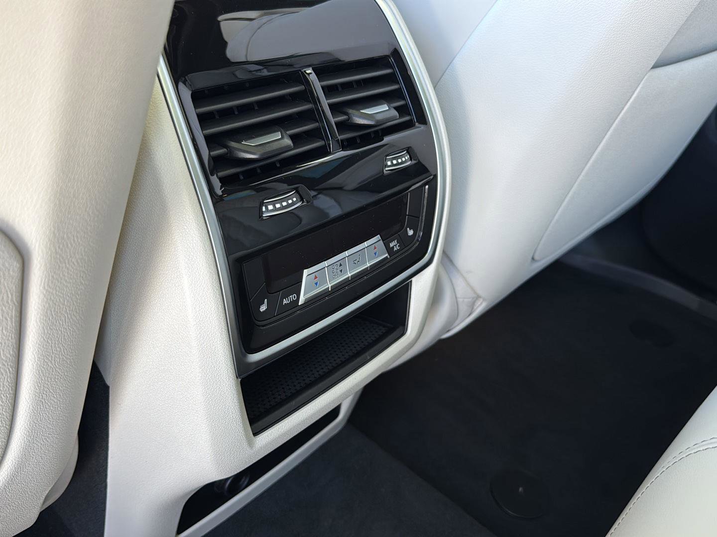 New 2026 BMW X5 xDrive40i w/ Executive Package image 17