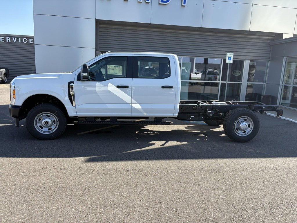 New 2026 Ford F350 XL image 2