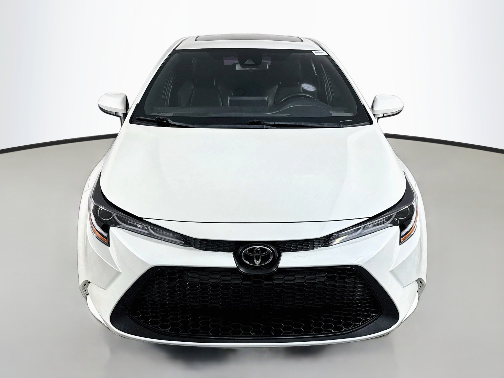 Used 2020 Toyota Corolla XSE FWD image 2
