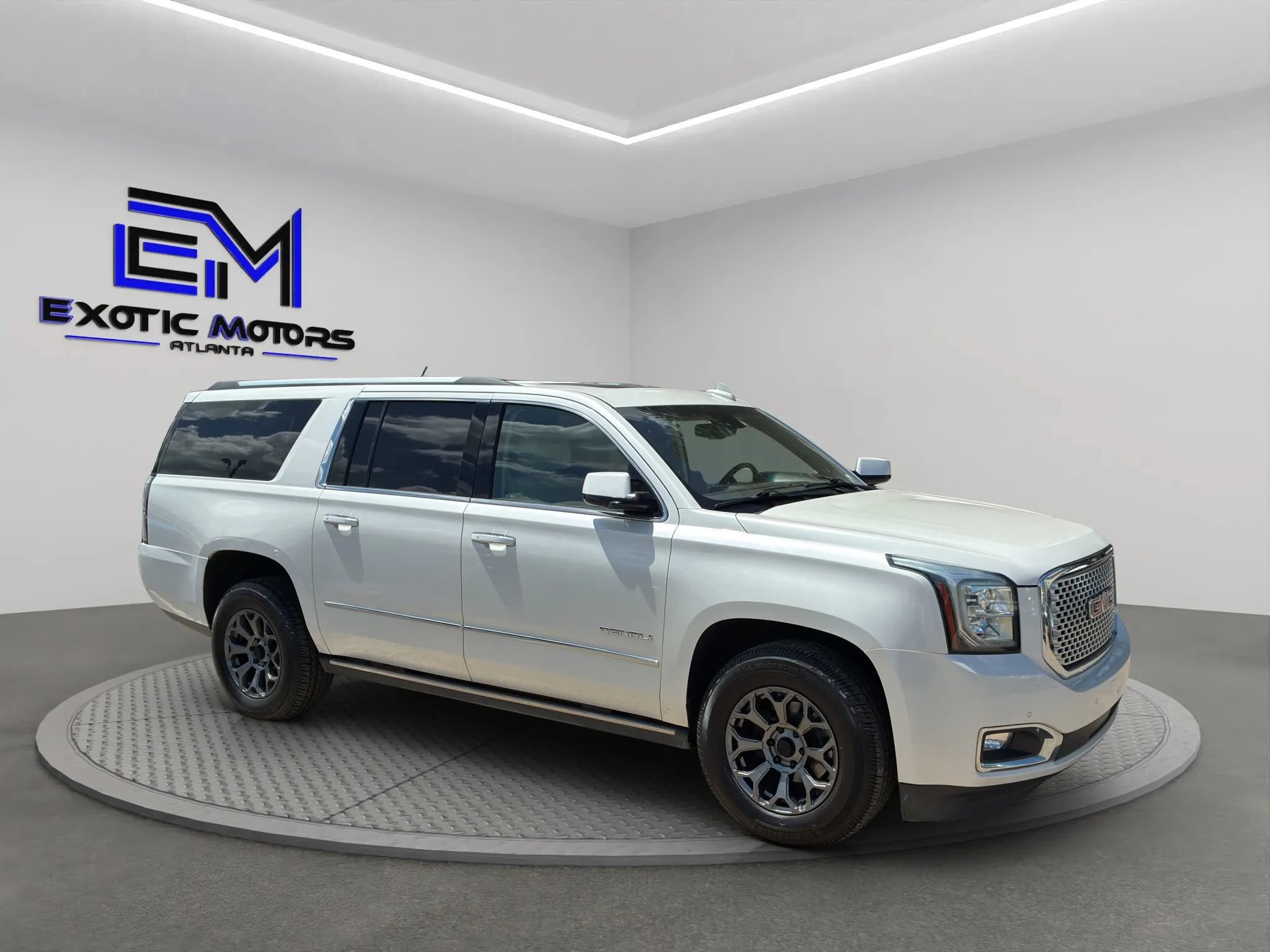 Used 2016 GMC Yukon XL Denali w/ Open Road Package AWD/4WD image 7