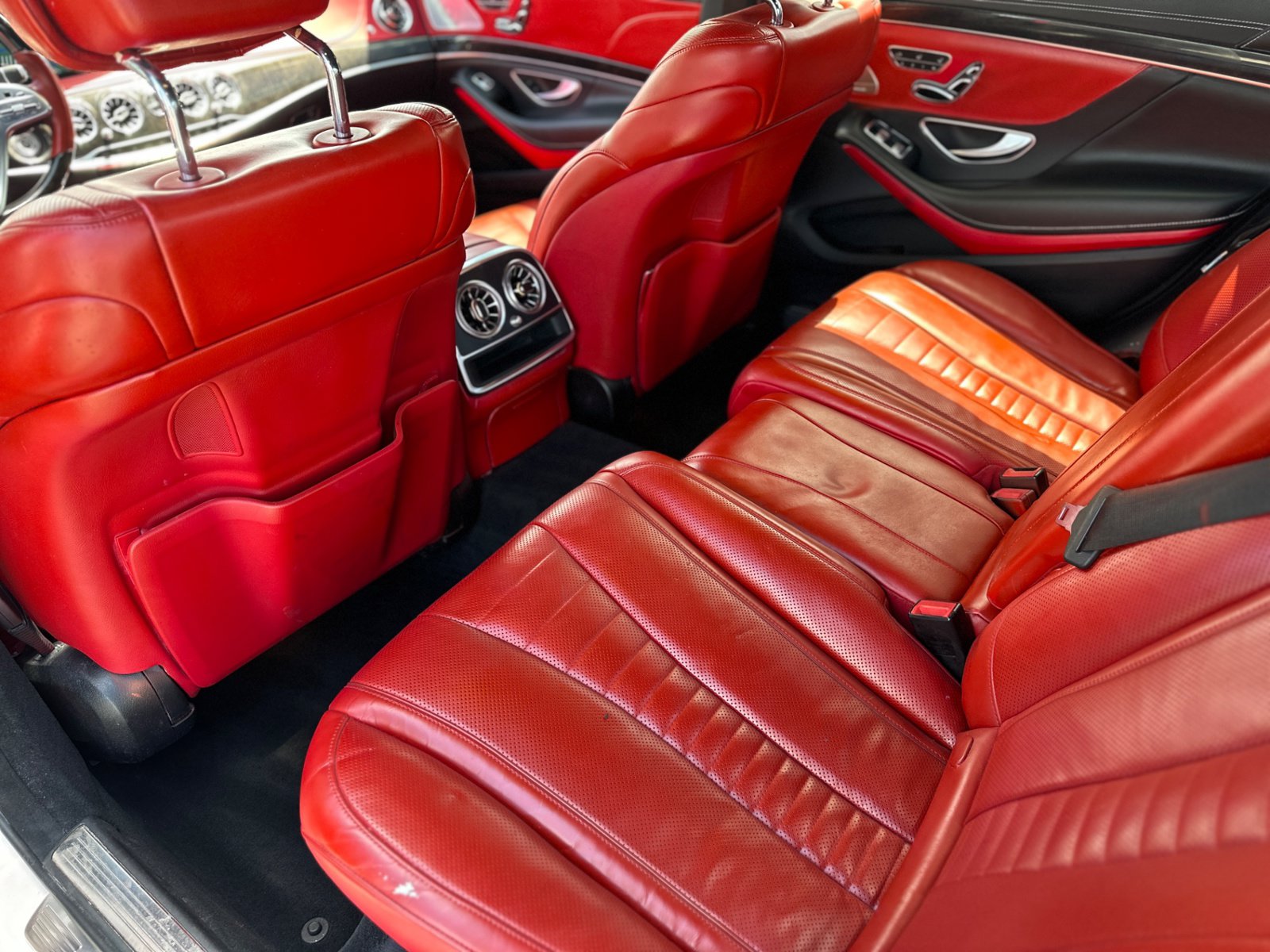 Used 2018 Mercedes-Benz S 560 4MATIC Sedan w/ AMG Line Exterior image 38