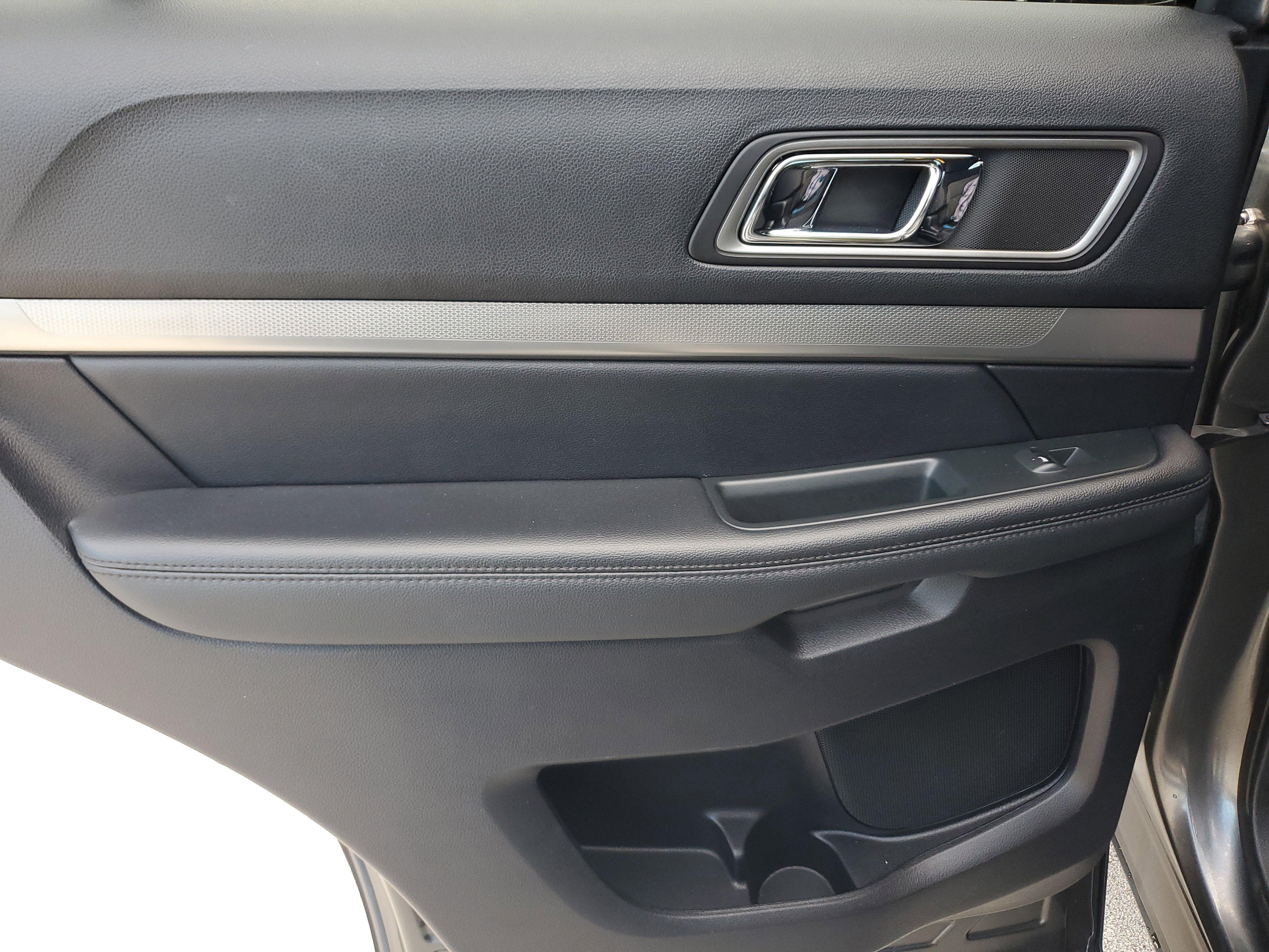 Used 2019 Ford Explorer XLT w/ Equipment Group 201A image 28