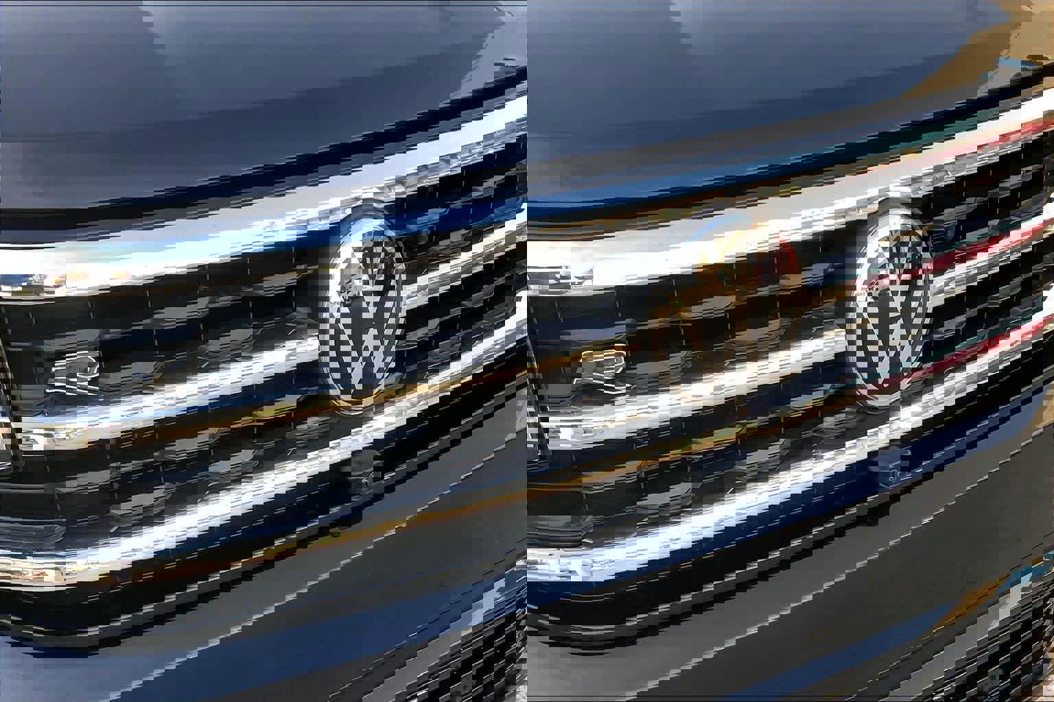 Used 2020 Volkswagen Atlas Cross Sport SEL Premium R-Line image 30