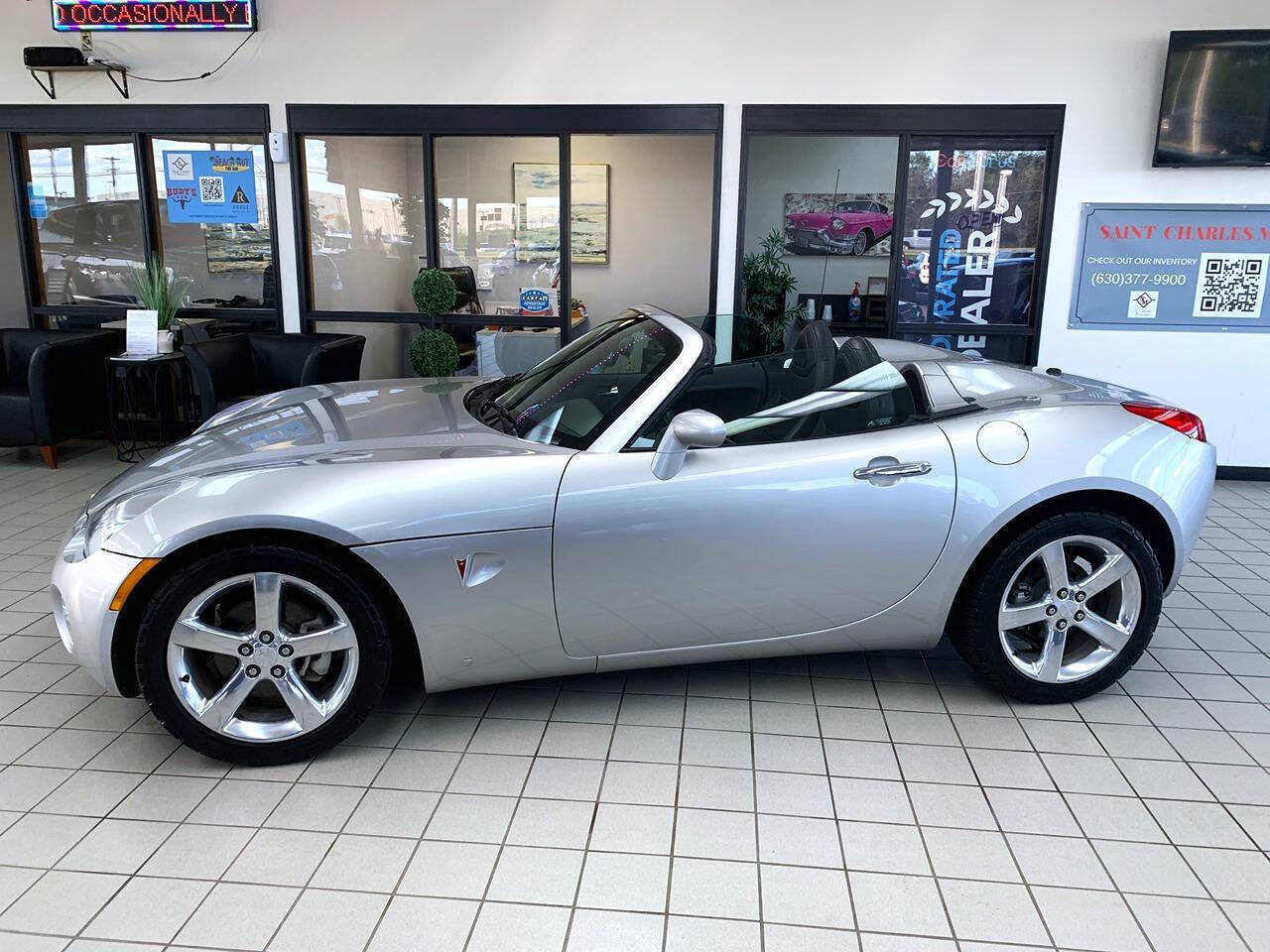Used 2006 Pontiac Solstice Convertible w/ Premium Package RWD image 3