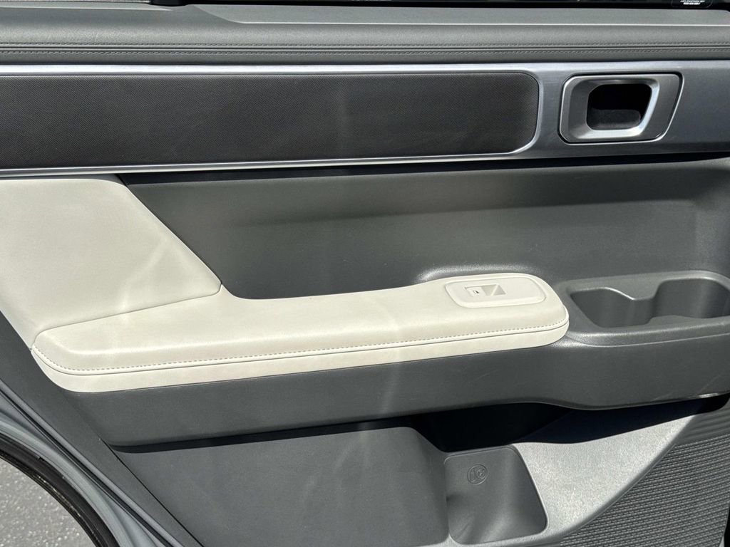 Certified 2025 Hyundai Santa Fe SEL image 24