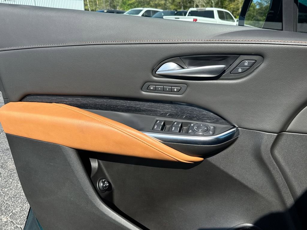 Used 2025 Cadillac XT4 Sport image 15