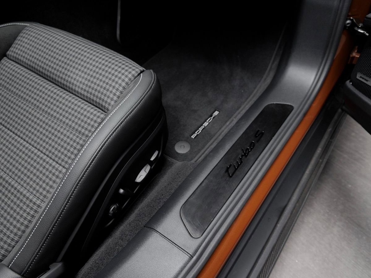 Certified 2025 Porsche Panamera Turbo S AWD/4WD image 33