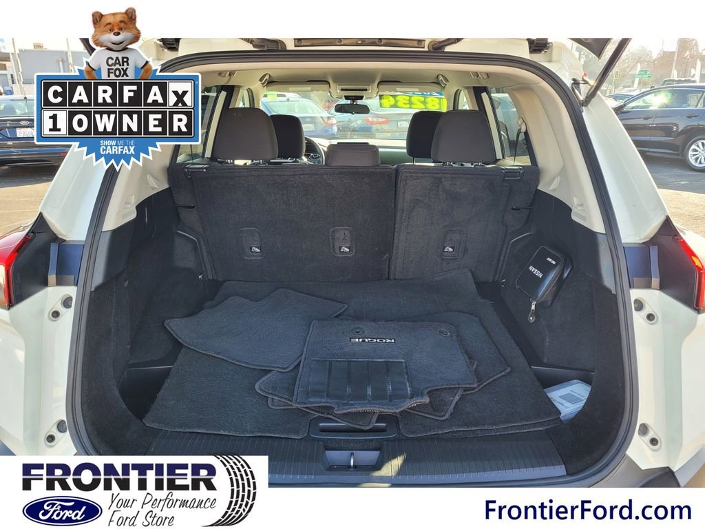 Used 2023 Nissan Rogue S image 7
