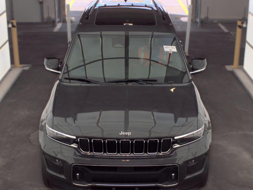 Used 2024 Jeep Grand Cherokee L Overland AWD/4WD image 3