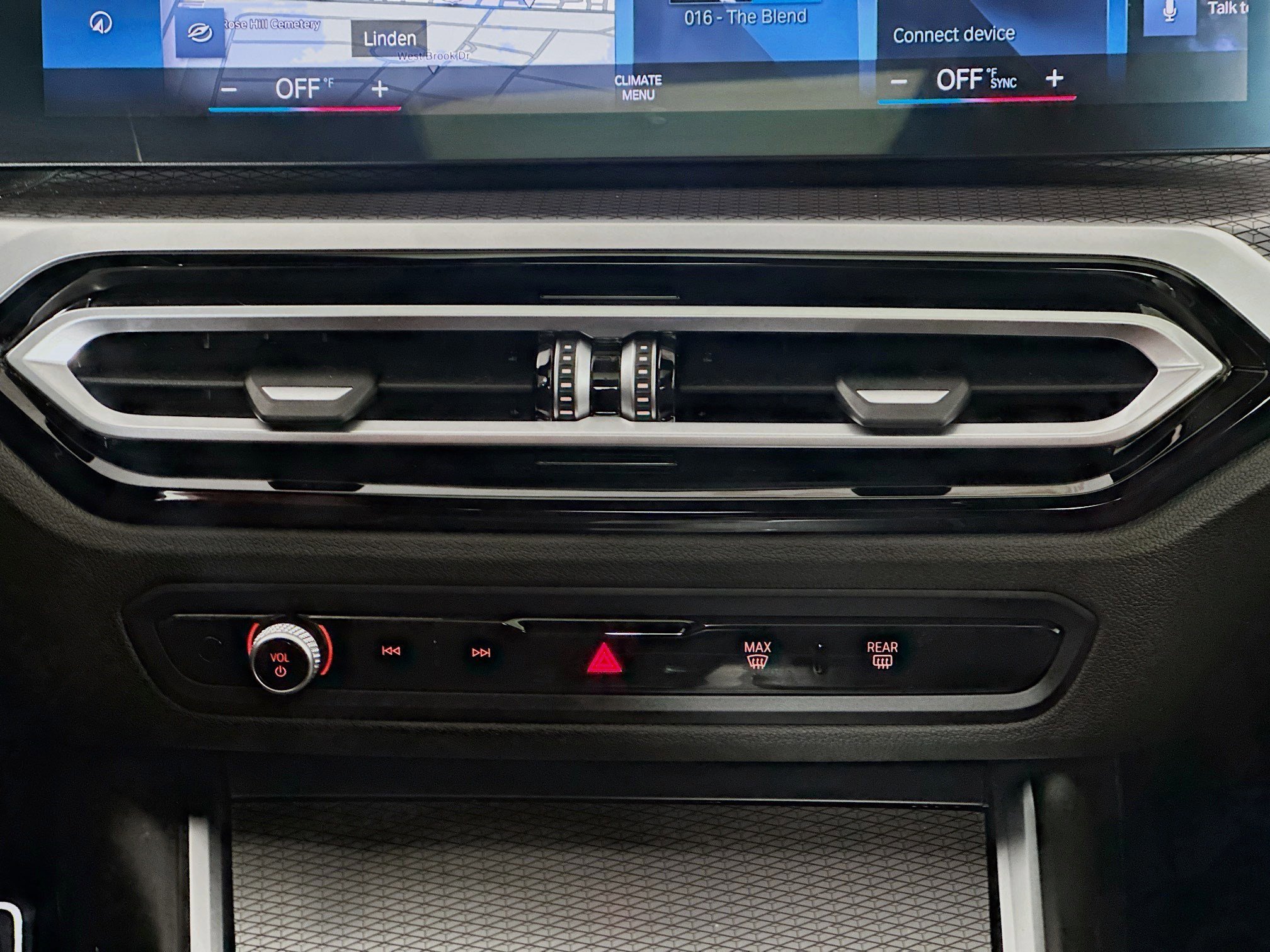 Used 2023 BMW 330e xDrive w/ M Sport Package image 13