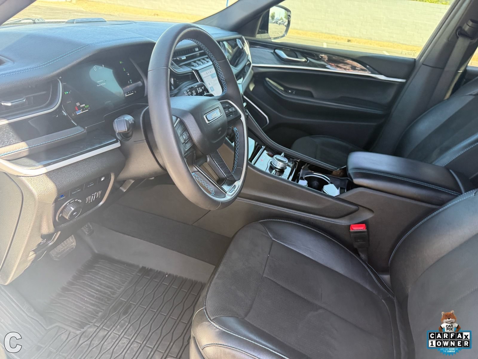 Used 2023 Jeep Grand Cherokee Trailhawk AWD/4WD image 21
