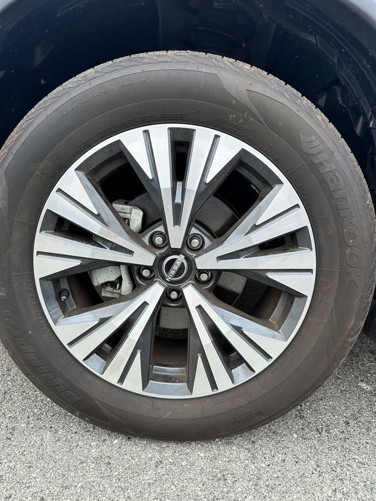 Used 2023 Nissan Rogue SV AWD/4WD image 9