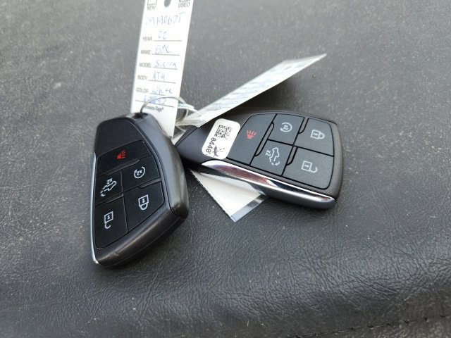 Used 2022 GMC Sierra 1500 AT4 w/ AT4 Preferred Package AWD/4WD image 20