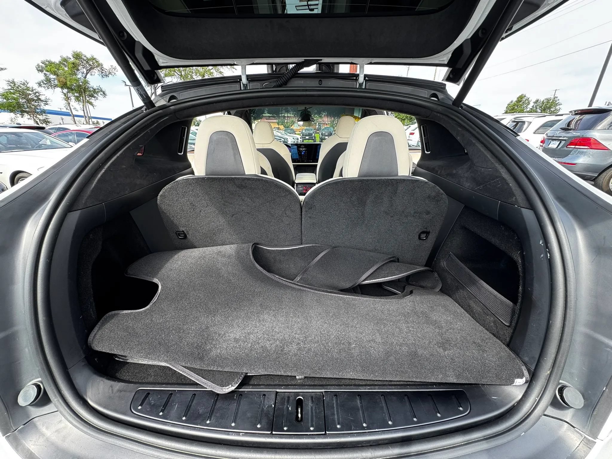 Used 2022 Tesla Model X AWD/4WD image 28